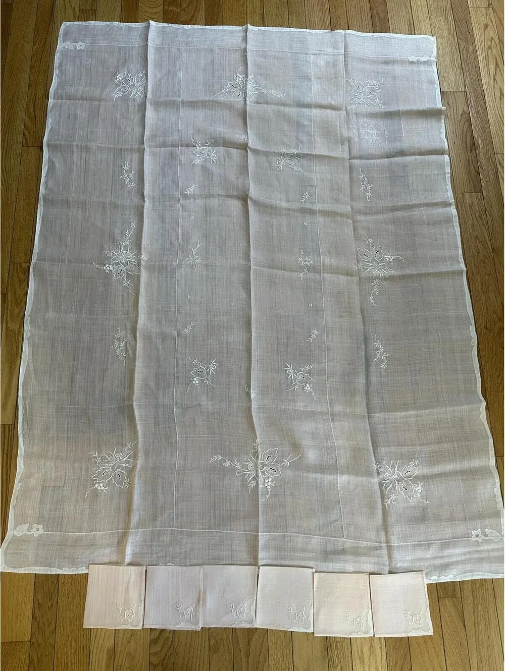 VTG Madeira Style Sheer Pink Linen Tablecloths & Napkins Lot Embroidered Floral